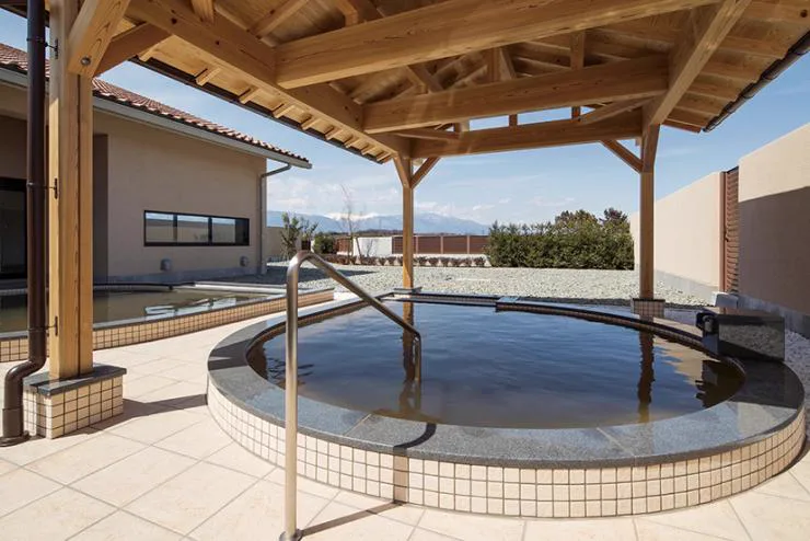 Terao no Yu: A Low-Cost Onsen Stop in Fuefuki