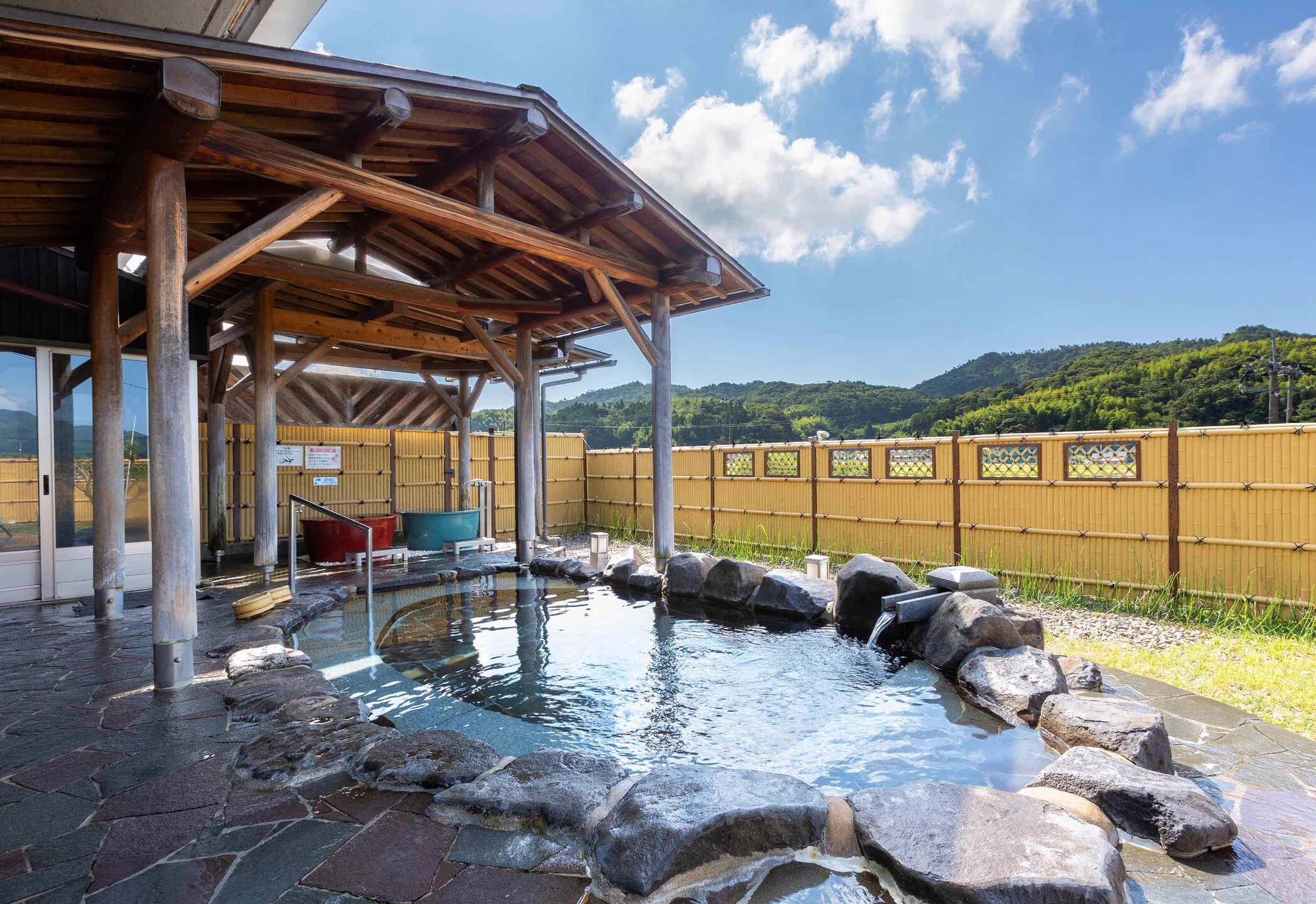 Takunoyu or Omorinoyu? Two Matsue Onsen Compared