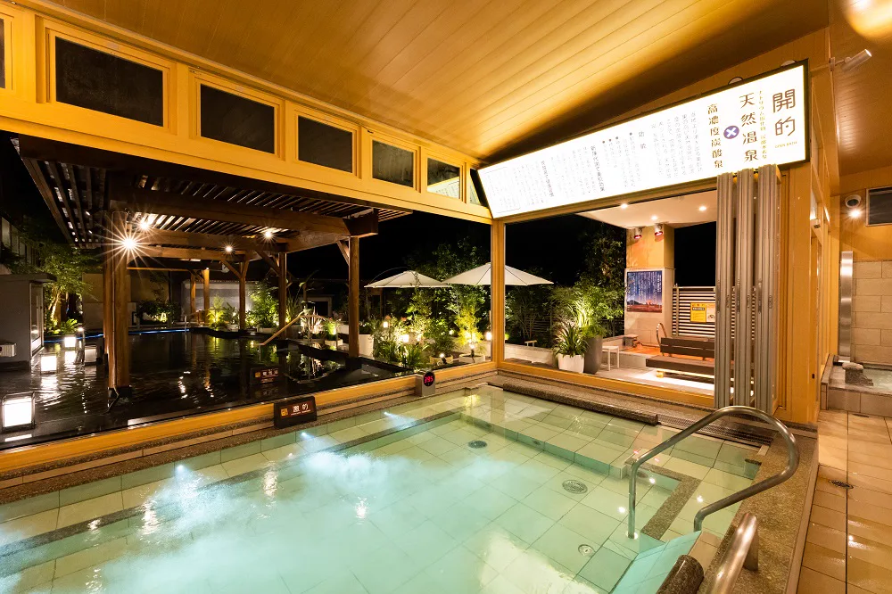 Bathing area at SPADIUM JAPON