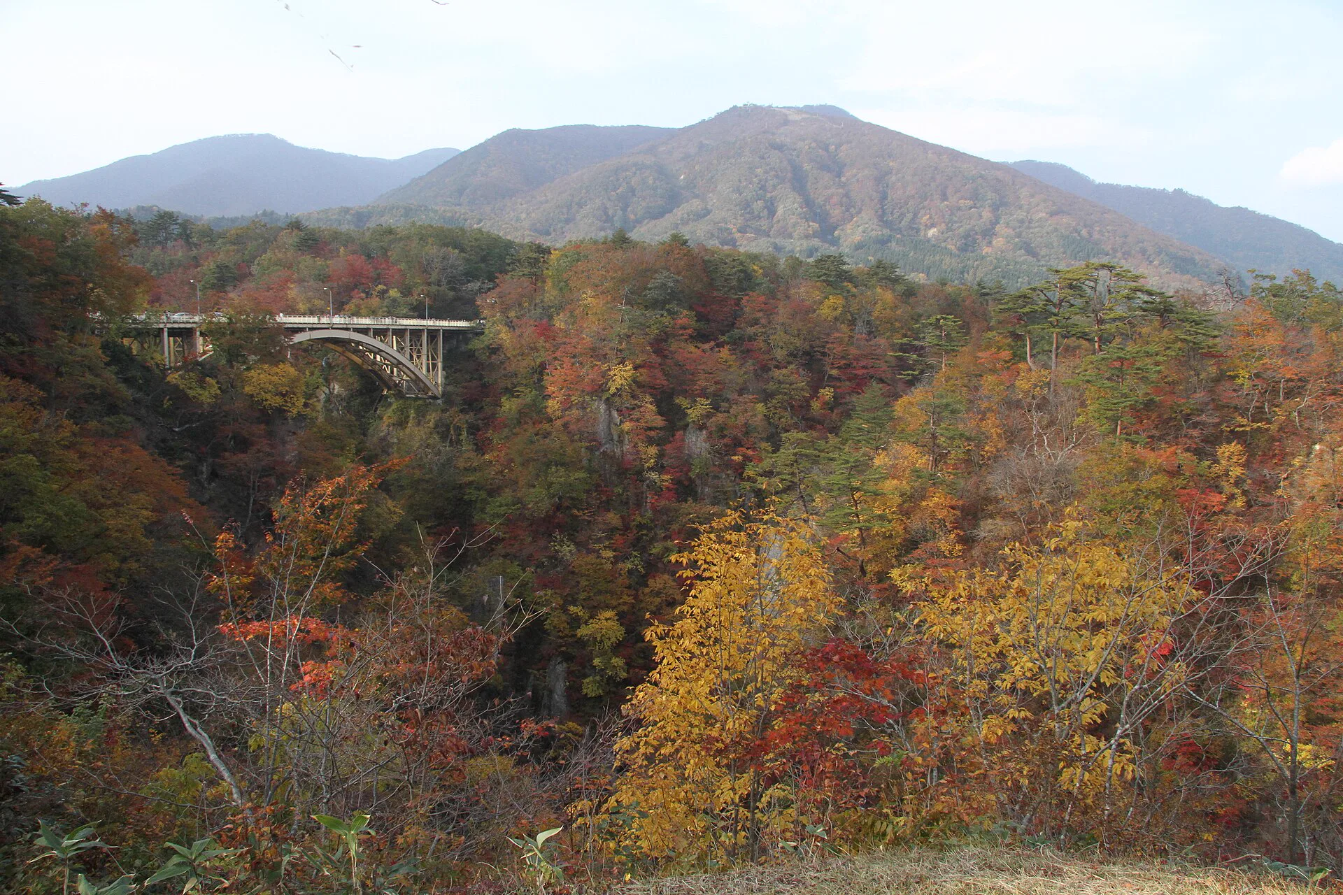 Naruko Gorge in Autumn: Trails, Buses and Onsen Stops
