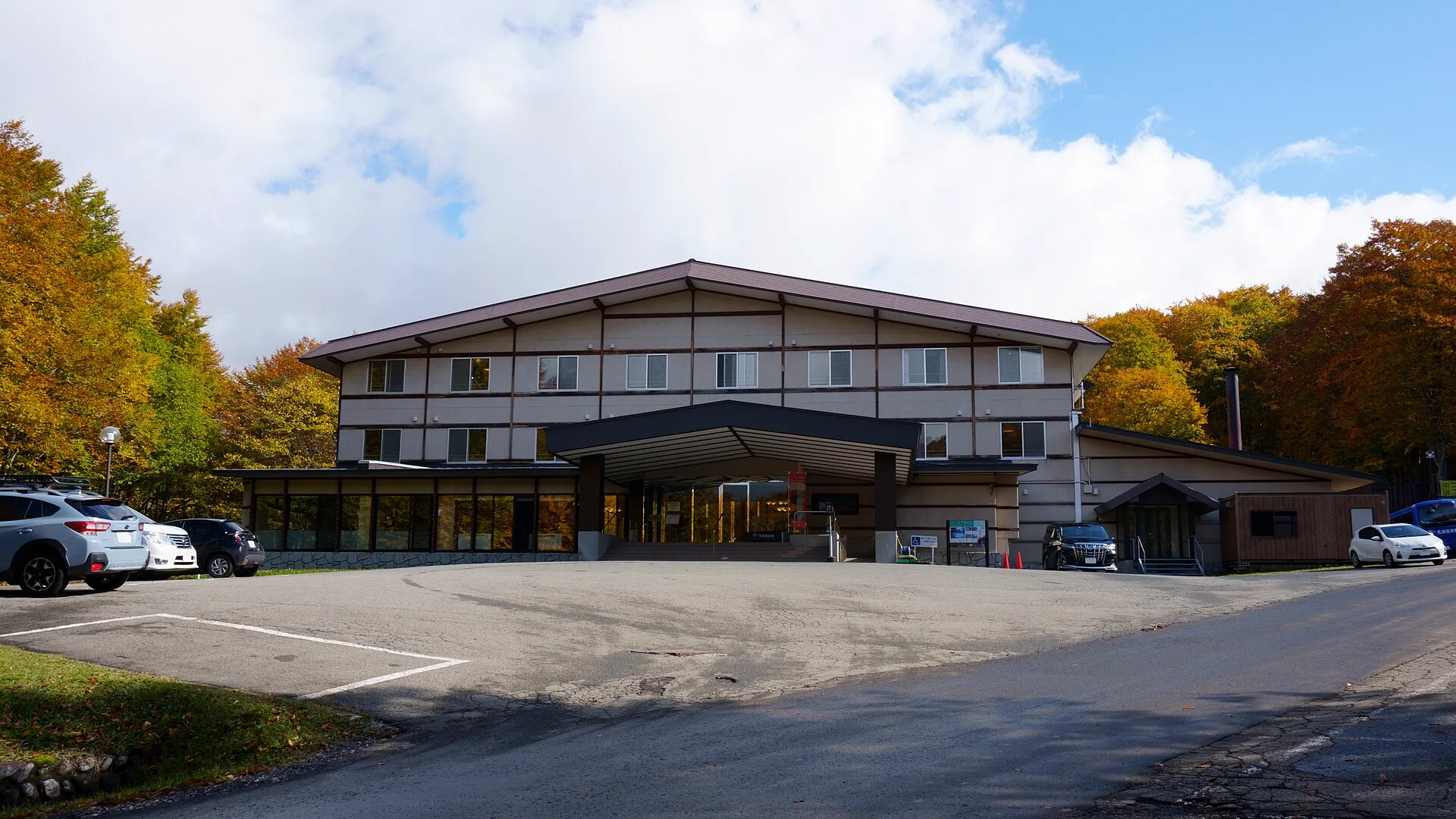 Taenoyu or Kyukamura Nyuto Onsenkyo? Choosing a Place to Stay