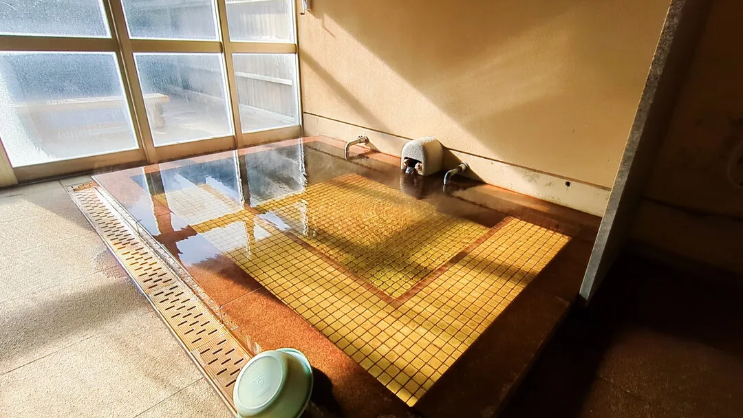 Konohana no Yu in Miyazaki: A 32.7°C Source Bath, Walking Pool and Sauna