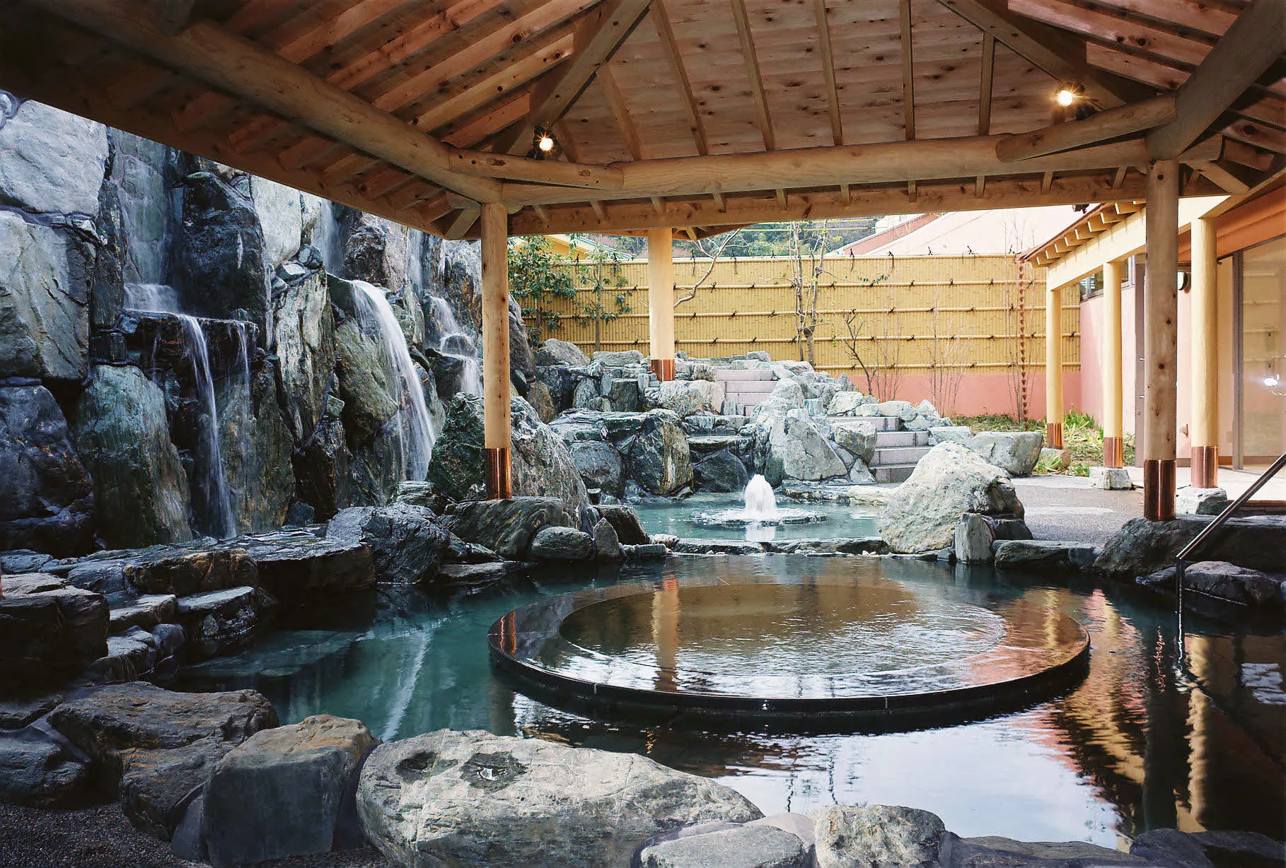 Takebe Yahata Onsen: Prices and Access
