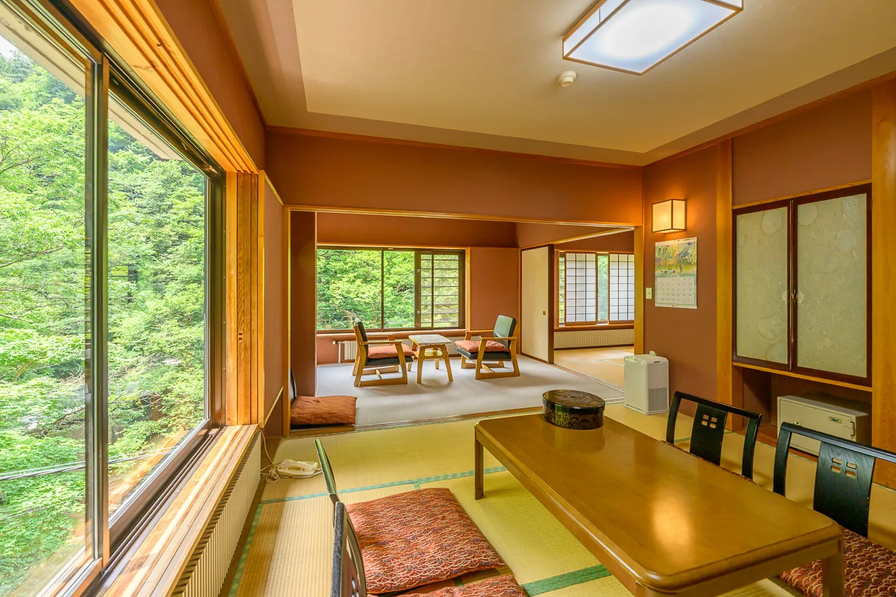 Yujuku, Sarugakyo or Kawafuru? Choosing a Minakami Onsen Area