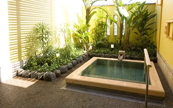 Family bathing room at Ibusuki Kokoro no Yu, an option for guests who prefer privacy after dinner