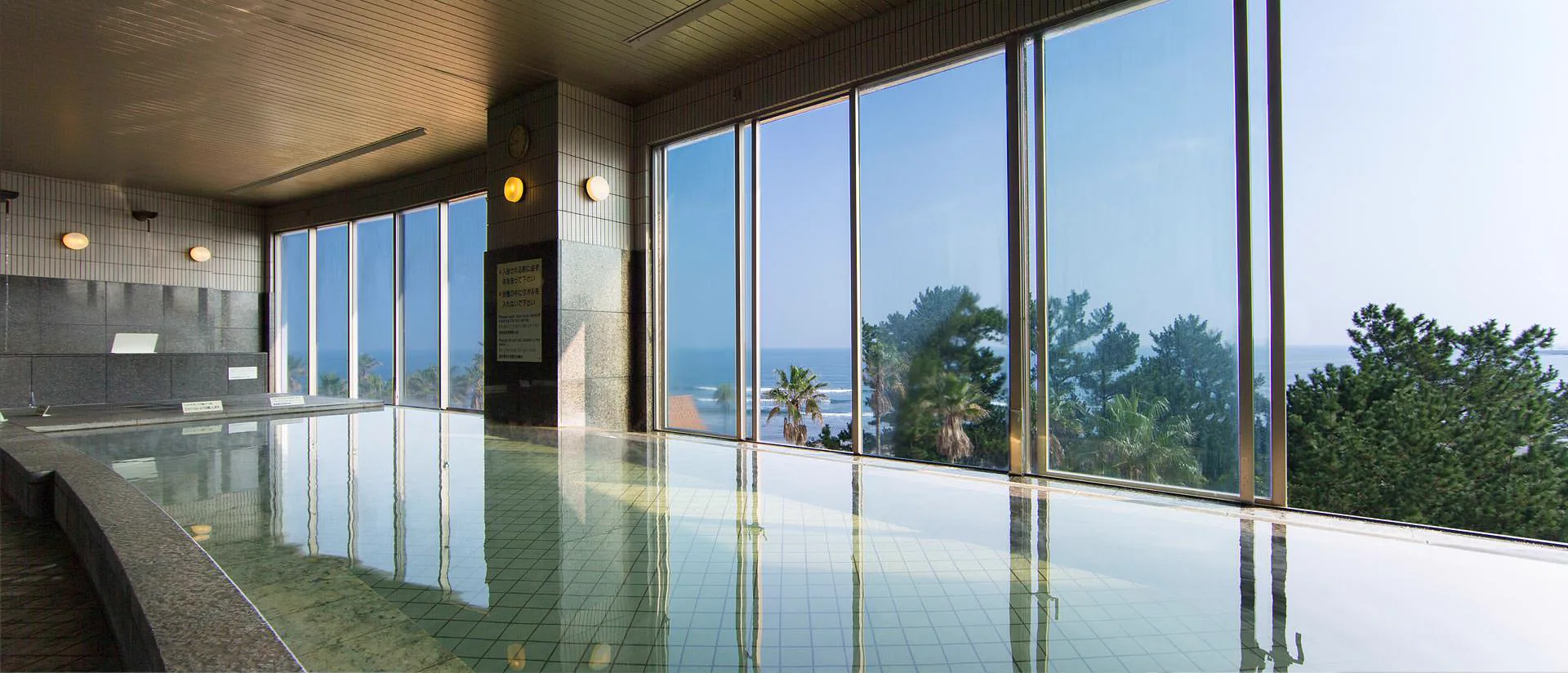 The ocean-facing public bath at ANA Holiday Inn Resort Miyazaki