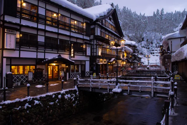Zao or Ginzan Onsen in Winter? Ski Days or a Snowy Inn Street