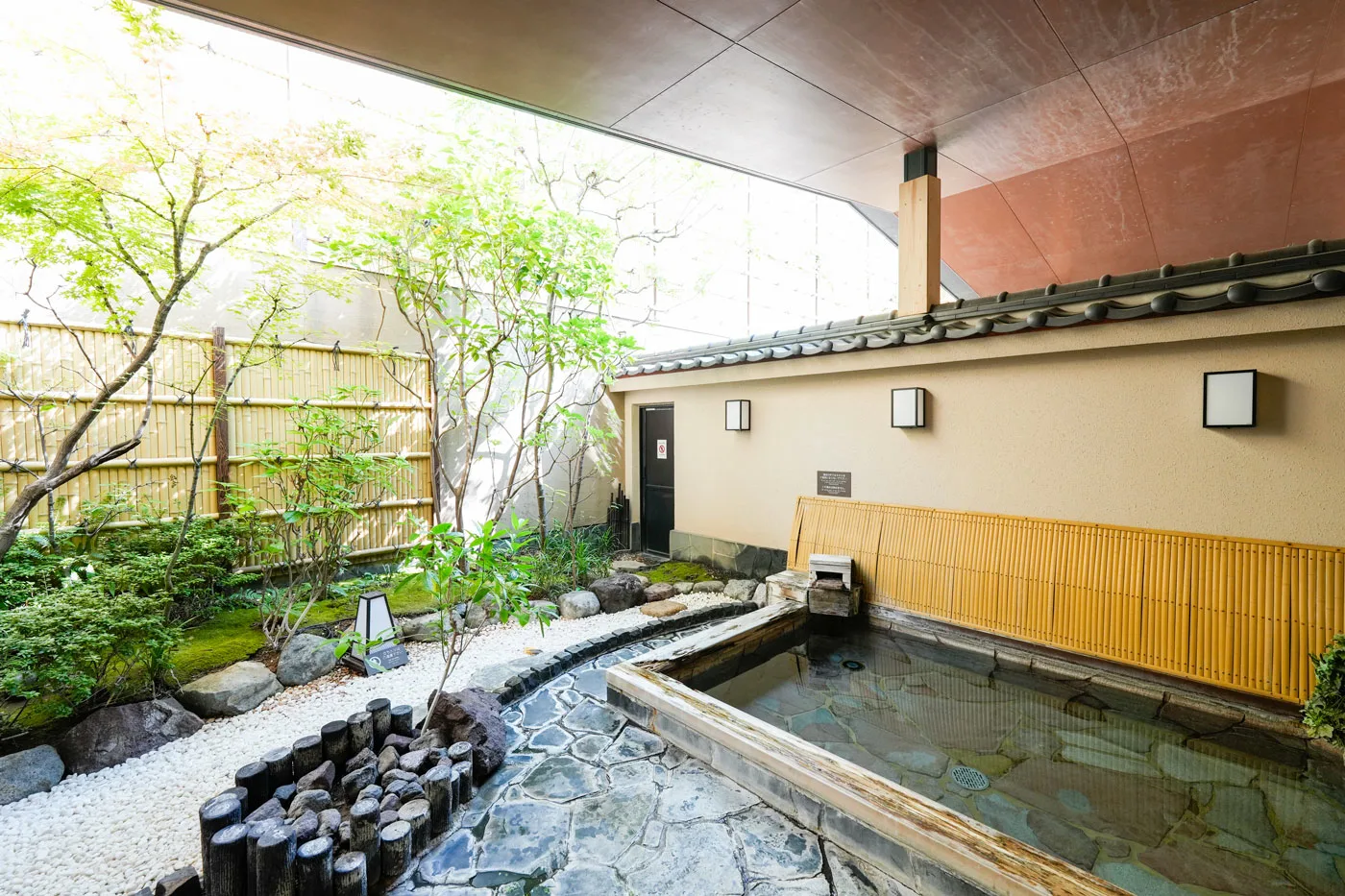 Nishitetsu Resort Inn Beppu: A Bus-Friendly Hotel with an Onsen