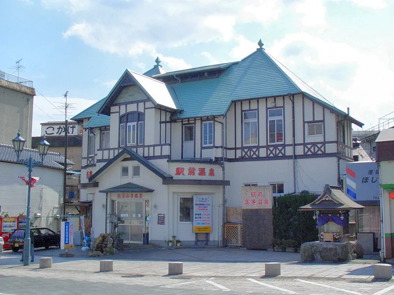 A Half-Day Onsen Walk from Beppu Station: Four Baths, Two Stops Is Plenty