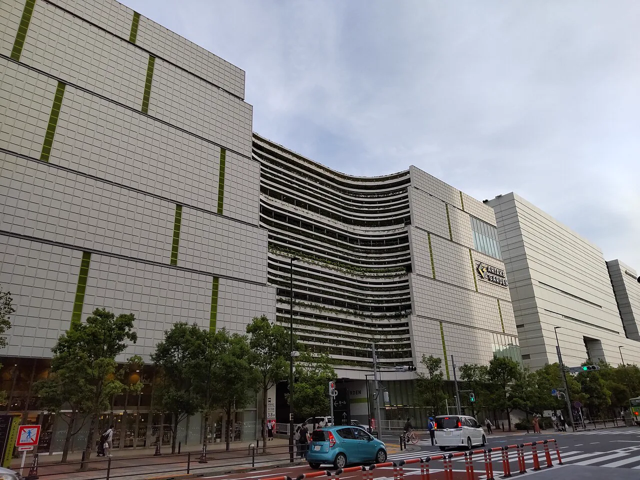 Izumi Tenku no Yu Ariake Garden: Hours, Fees and the Overnight Catch