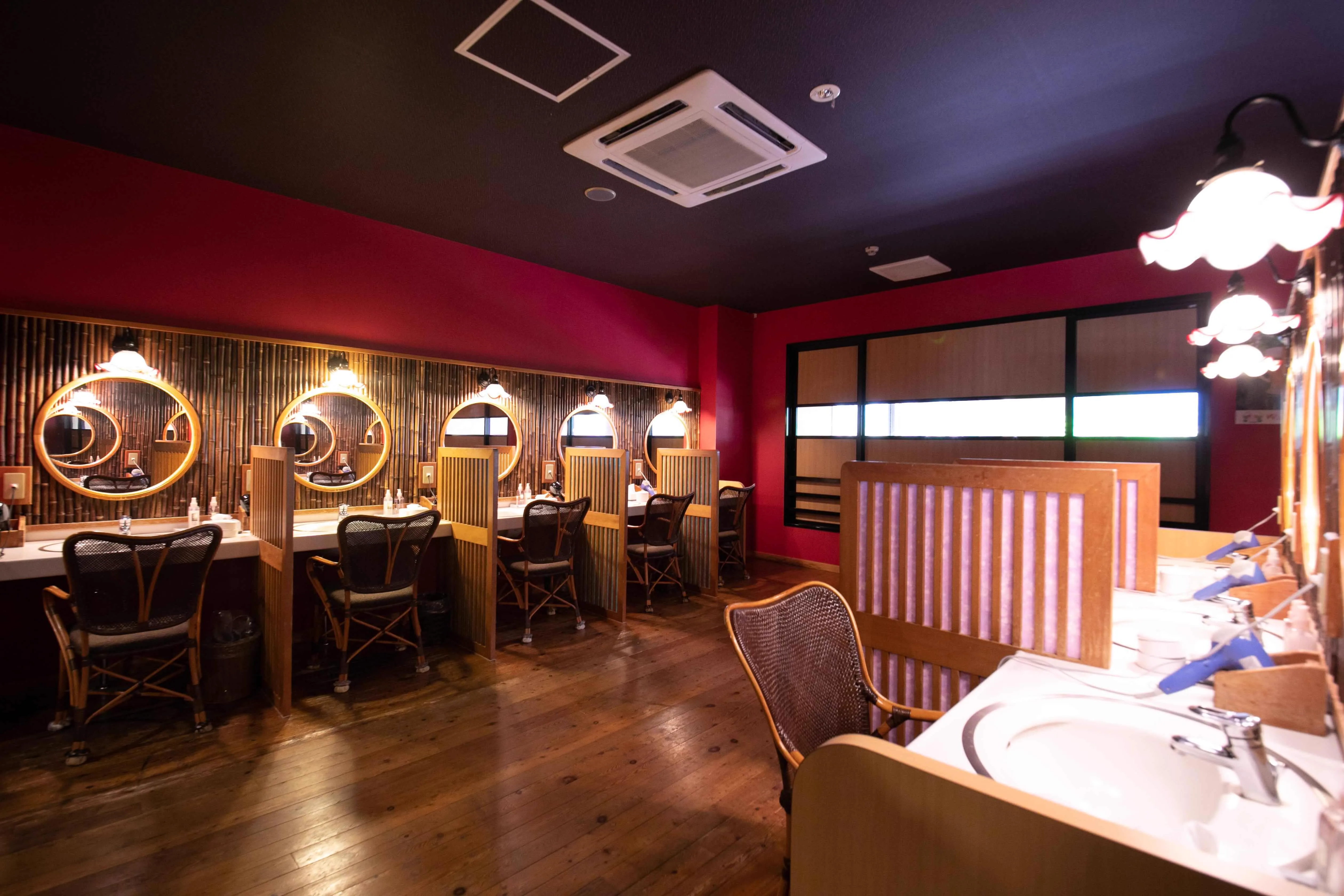 Walk from Yufuin Station to an Onsen: Three Options by Time and Bath Type