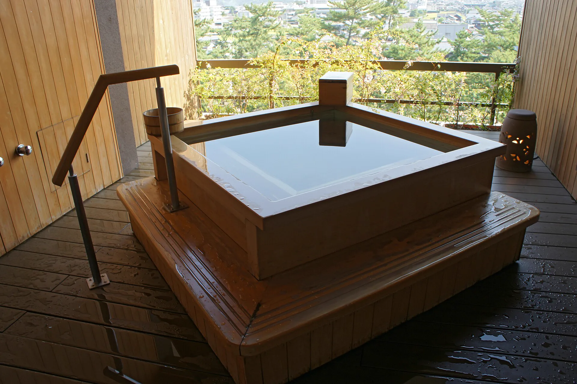 Kotohira Kadan Rooms with Private Onsen Baths: What Is Included?