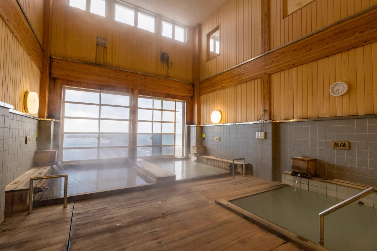 Matsu-no-Yu public bath in Asamushi Onsen