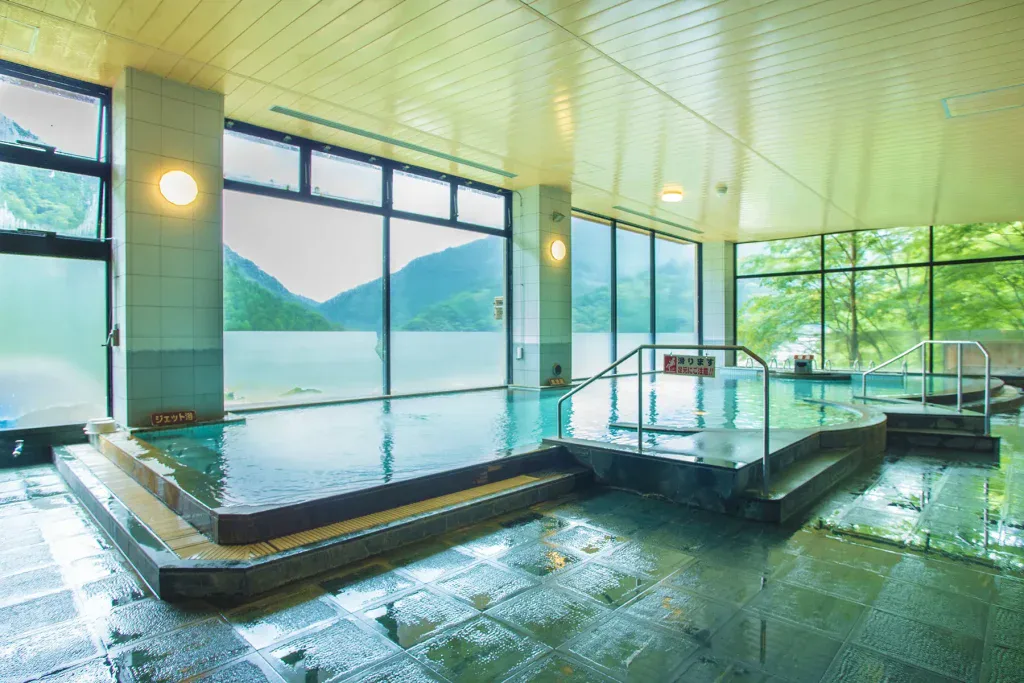 Iya Onsen Day-Use Comparison: Hotel Iya Onsen, Hikyounoyu and Kazurabashi