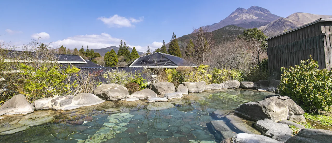 Where to Stay in Yufuin for Autumn Leaves and an Onsen
