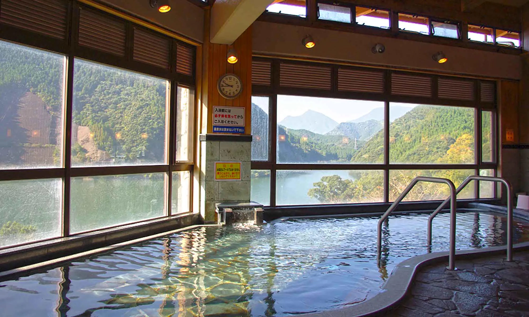 Mimikawa no Yu at Misato Lakeland: A Lakeside Bath Stop in Miyazaki