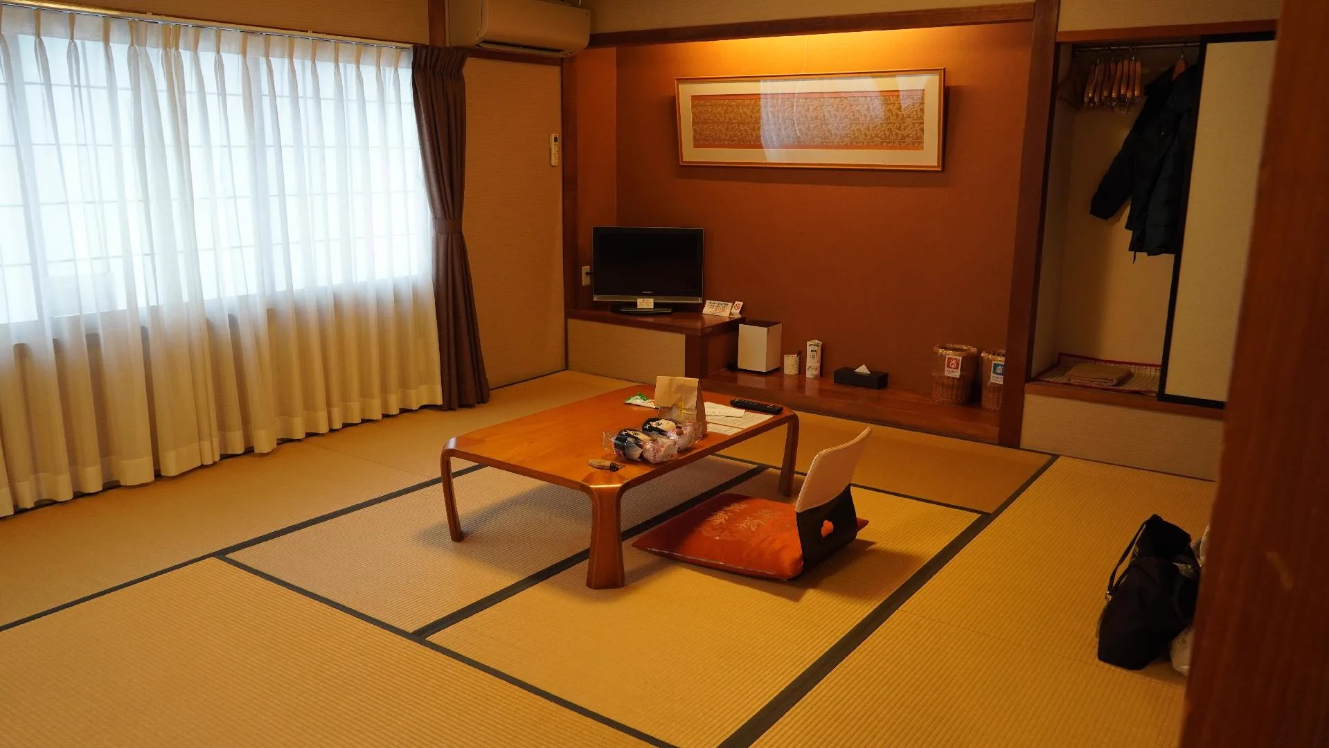 Aobato no Su: a guesthouse stay built around a small source-fed bath