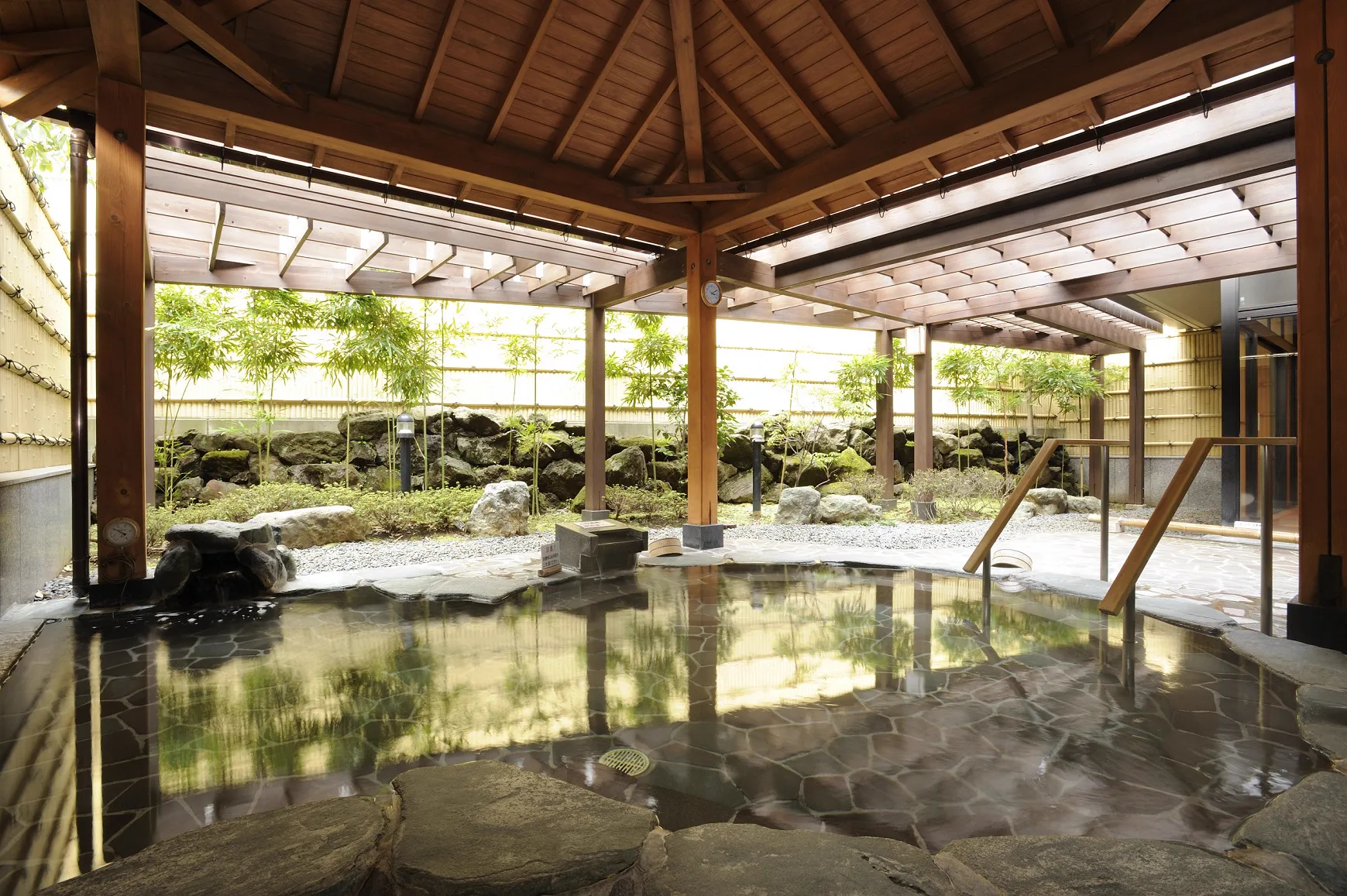Hadano Kobo-no-Satoyu: A Day-Use Onsen Near Tokyo