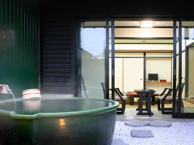 One of Kisoya's guest rooms with an outdoor bath