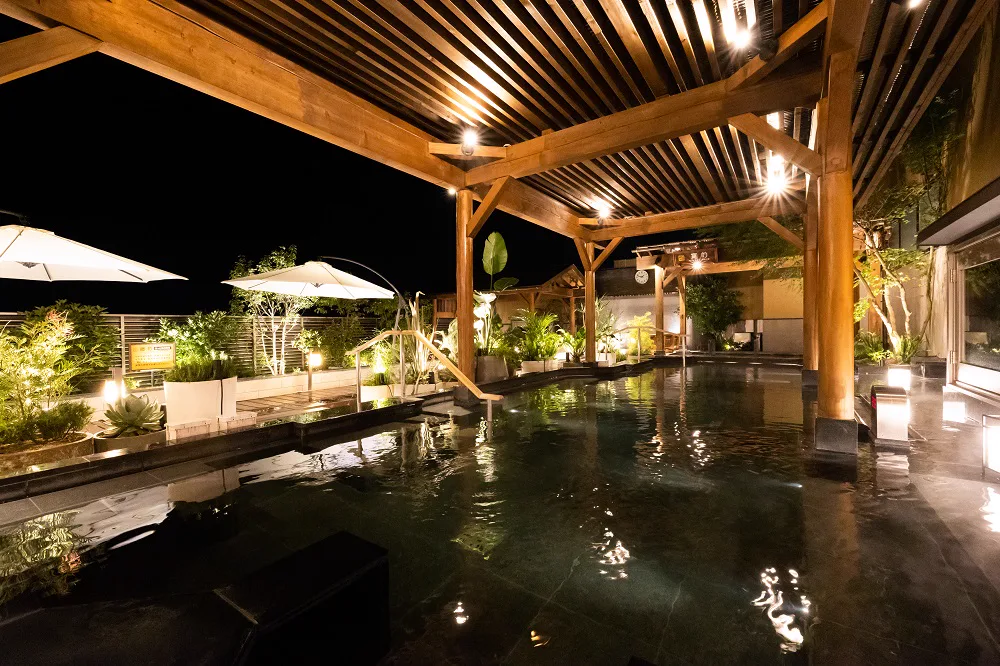 SPADIUM JAPON: When the Bedrock Bath and Lounge Add-On Makes Sense