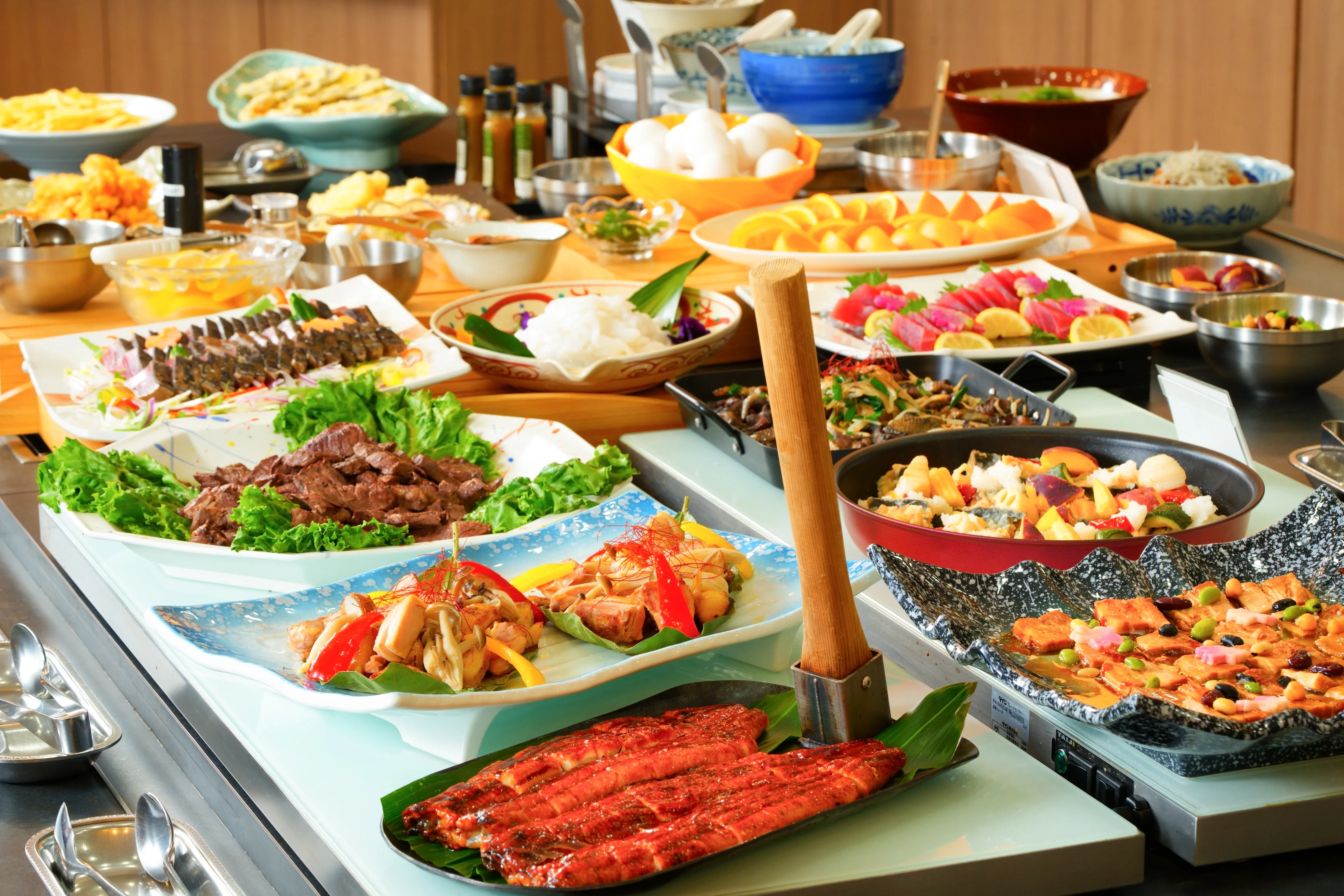The buffet dining area at Yufuin Sansuikan
