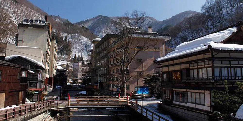 Higashiyama Onsen on a Budget: Compare the Whole Stay, Not Just the Room