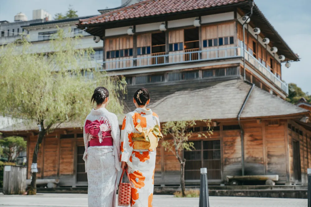 Yamashiro or Yamanaka Onsen? Choose by the Shape of Your Day
