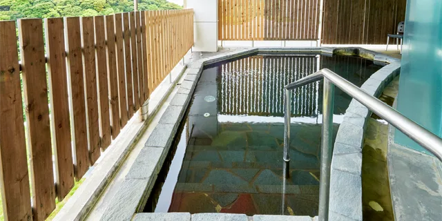 Ashizuri Thermae or TheMana Village? Two Day-Use Baths at Cape Ashizuri