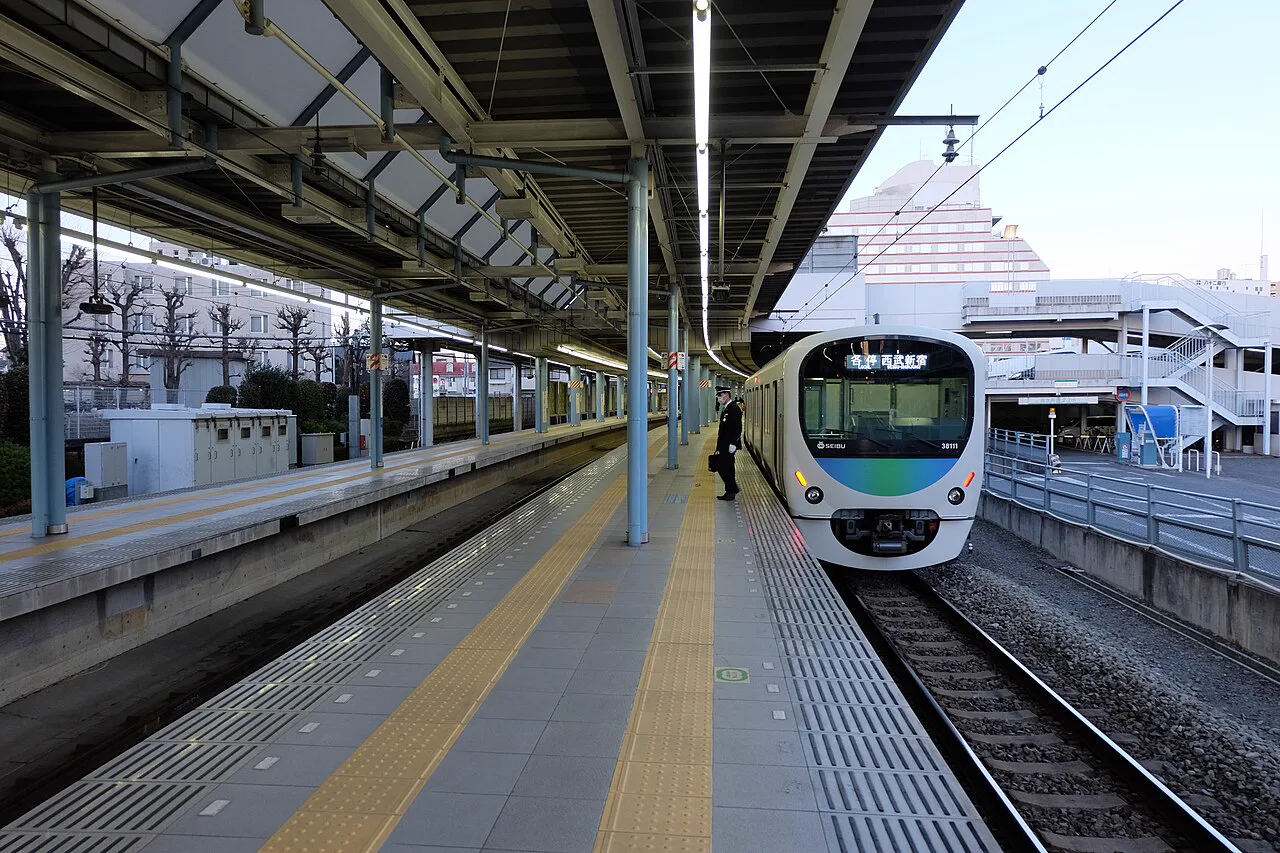 Hon-Kawagoe Station, a second shuttle and bus connection for the bathhouses