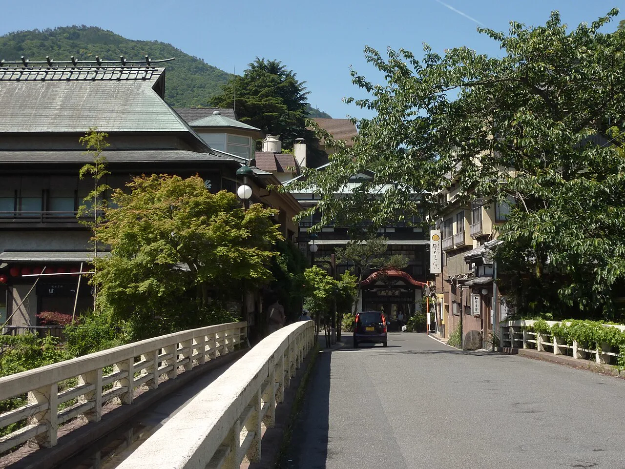 Hakone Day Trip or One Night? Choose by the Route You Want