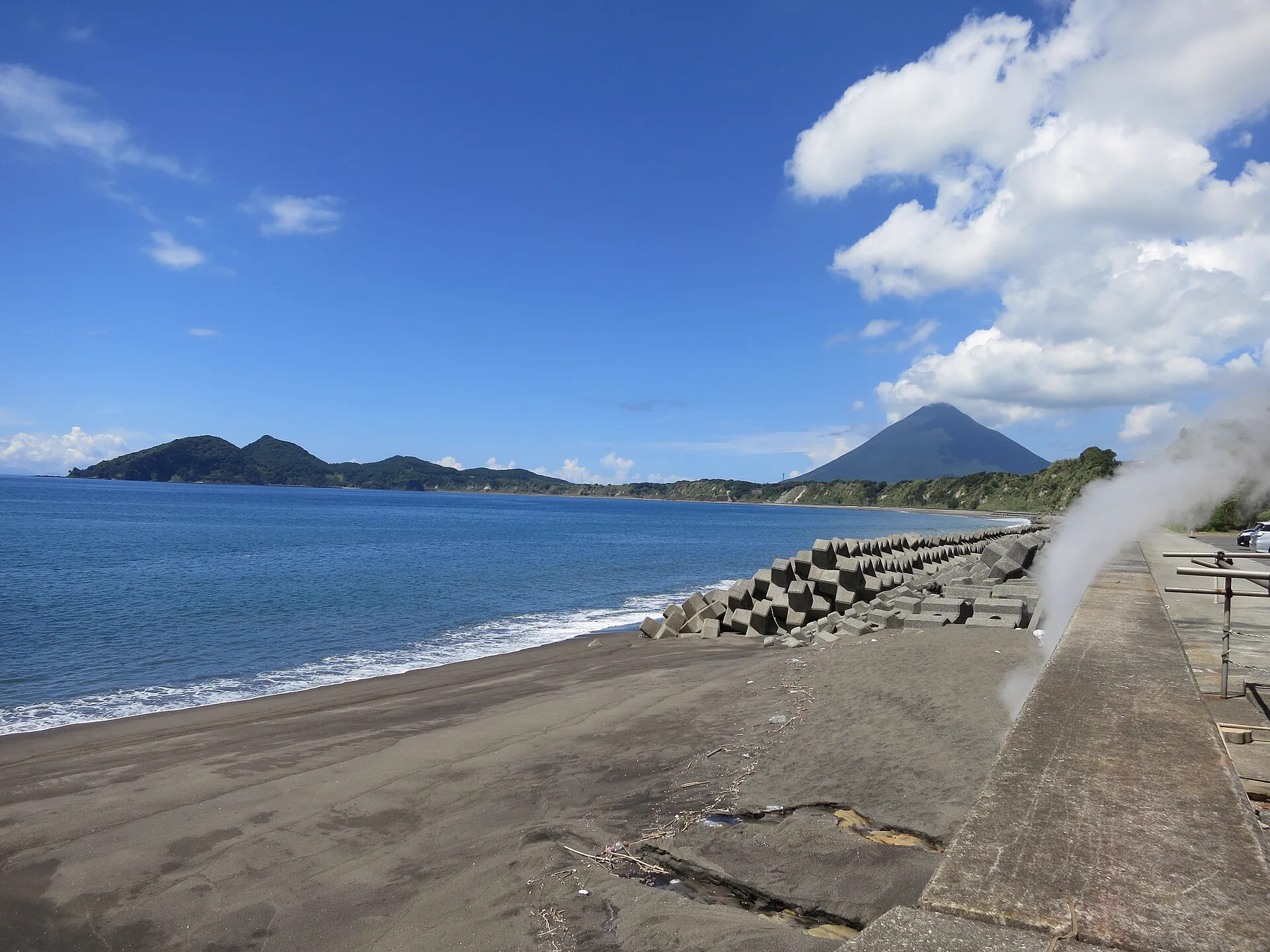 Mount Kaimon viewed from the Yamakawa hot-spring area around Sayuri and Tamatebako
