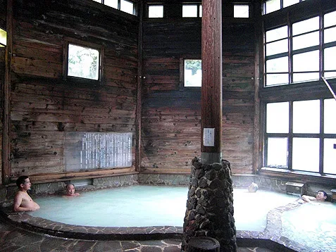Kojigoku Onsenkan: A Day Bath in Unzen’s Sulphur Country