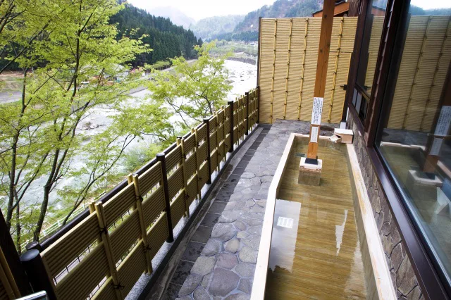 Shiramine Onsen Soyu: Hours, Prices and the Mountain Setting