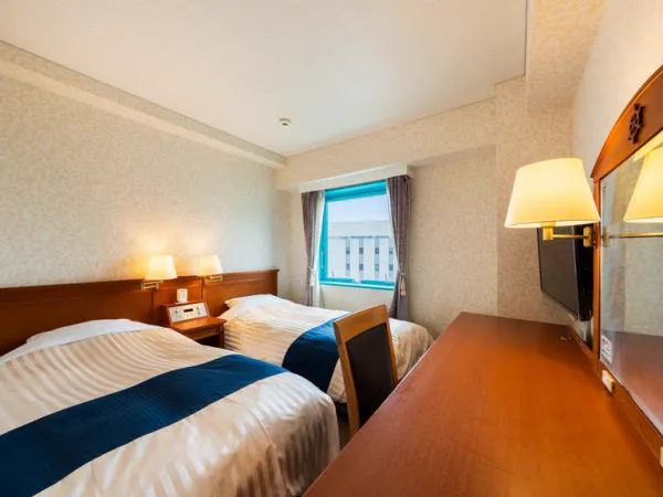 Twin room at Hotel Seawave Beppu
