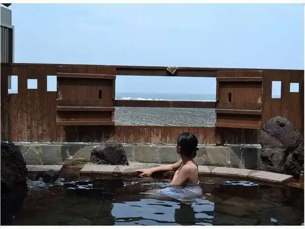 Booking the Private Open-Air Bath at Hotel Aoshima Cinq Male