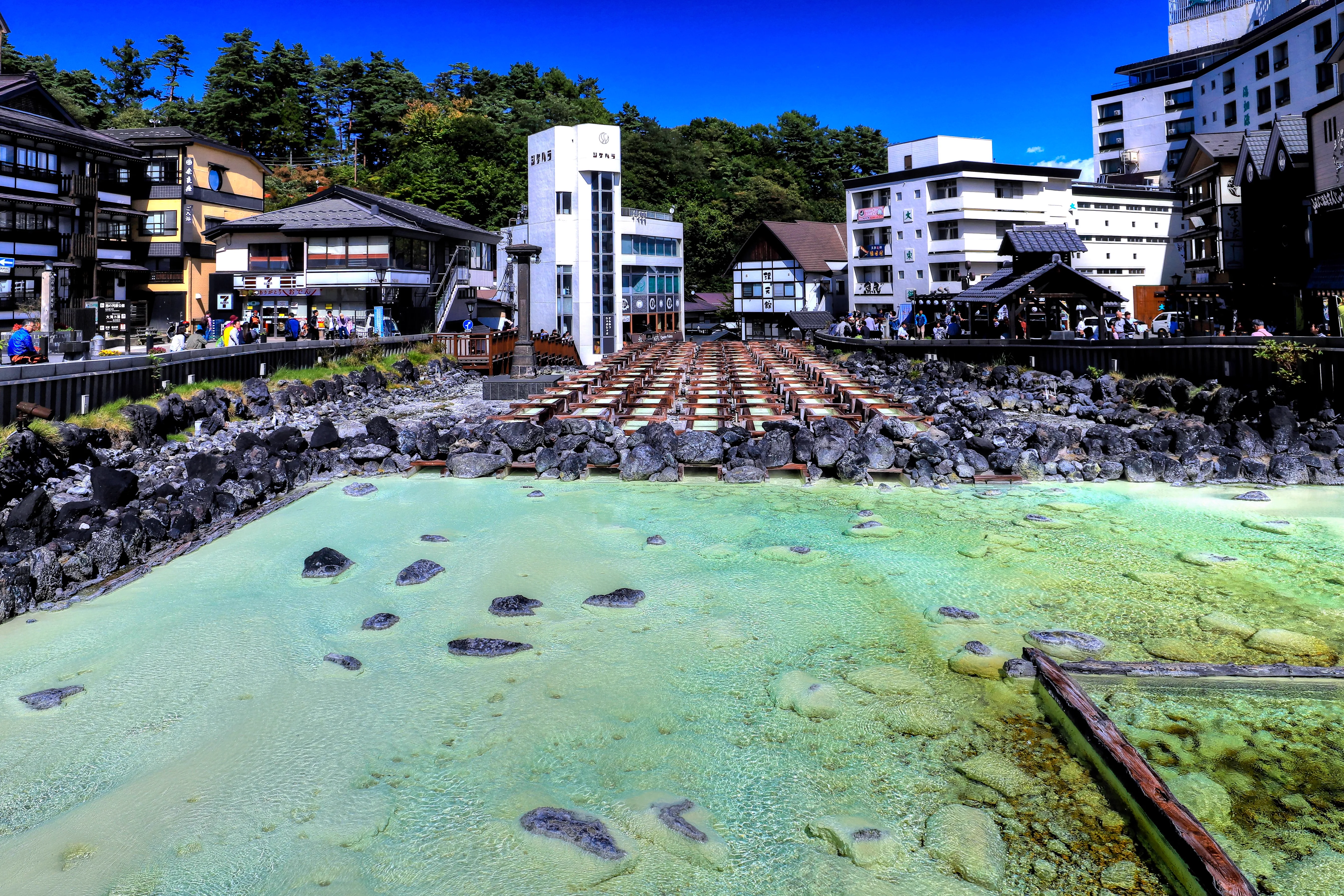 Staying at Daitokan: Yubatake at the Door and Baths at Sister Hotels